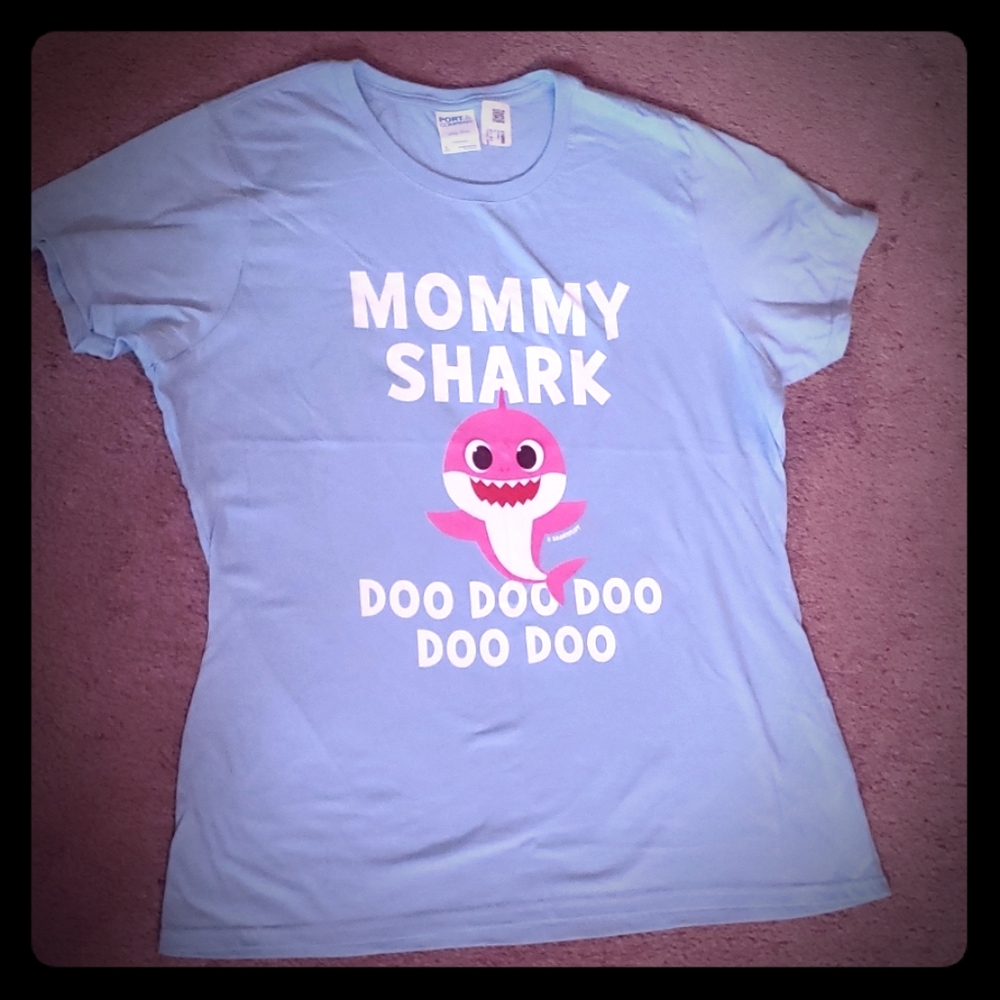 "Mommy Shark" t-shirt
